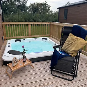 Hot Tub - York - Fishing Lakes - Free Parking - 5 Star Country Park - 5 , Little Habton United Kingdom