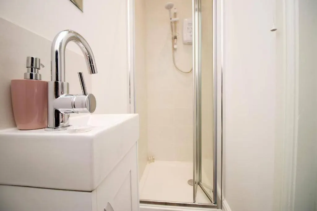 16 North Road Flat 4 By Mia Living Free Parking On Site Apartment Cardiff