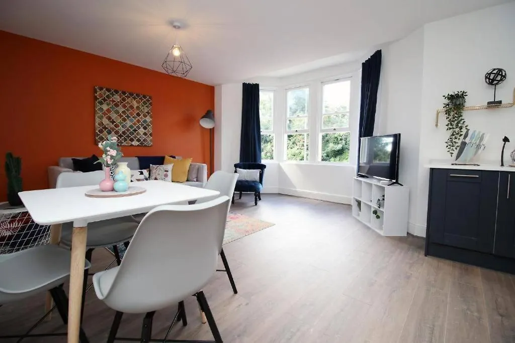 16 North Road Flat 4 By Mia Living Free Parking On Site Apartment Cardiff United Kingdom